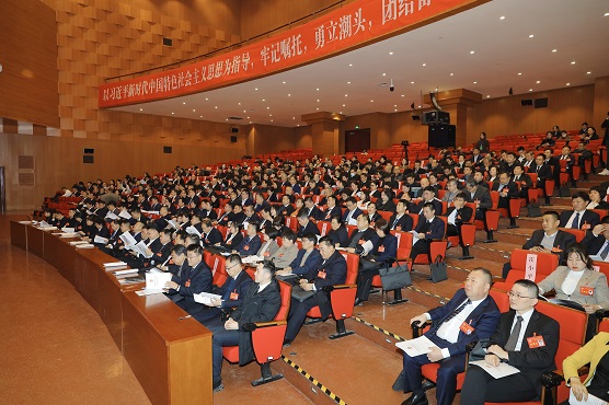 咸陽市政協九屆三次會議大會發言現場 記者(1103862)-20240206080054.jpg