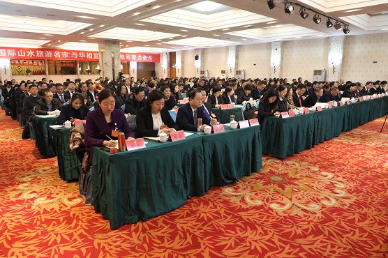 華陰市政協十屆三次會議大會發言現場  通(1103759)-20240206080239.jpg