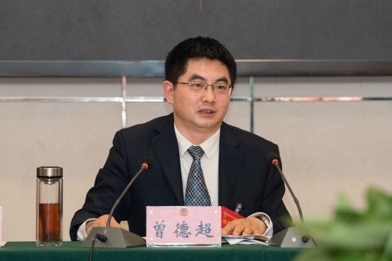 榆林市政協(xié)主席曾德超在參加分組討論時(shí)寄語(yǔ)(1113881)-20240222085028.jpg
