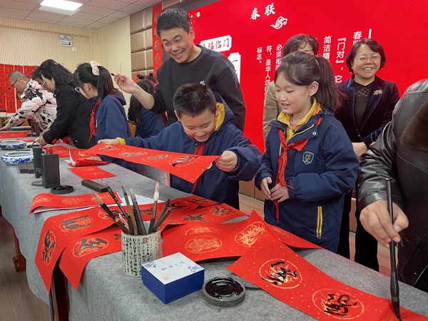 （配文）春聯(lián)萬家_溫暖開筆(1398543)-20241231085332.jpg