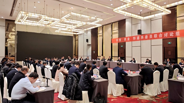 （稿件1）楊廣亭在參加市政協十三屆四次會(1458776)-20250218101040.jpg