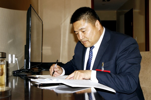 1761097169135803.jpg 圖為省政協(xié)委員、榆林市體育運(yùn)動學(xué)校副校長(1091225)-20251022093835.jpg